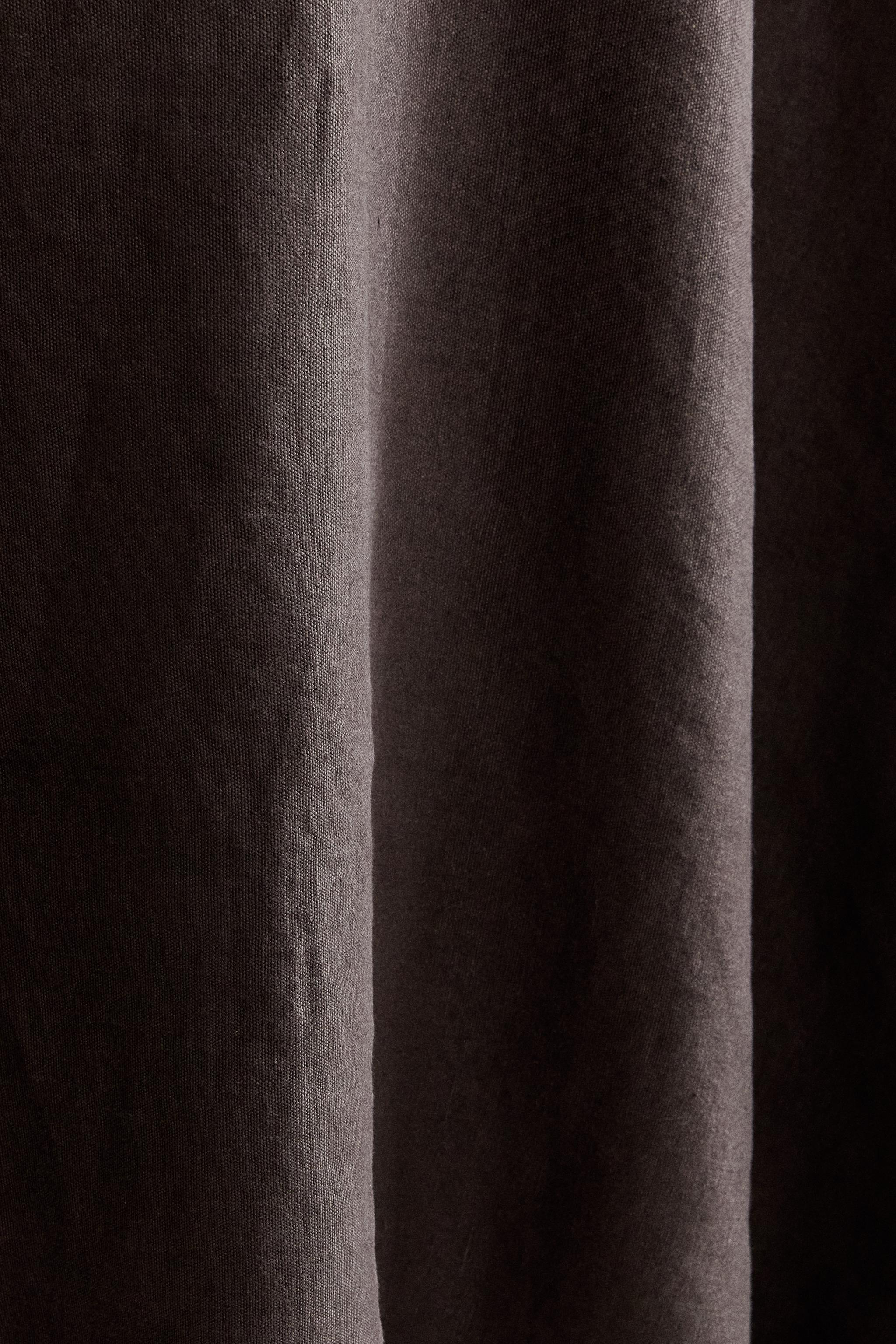 TABLECLOTH 01